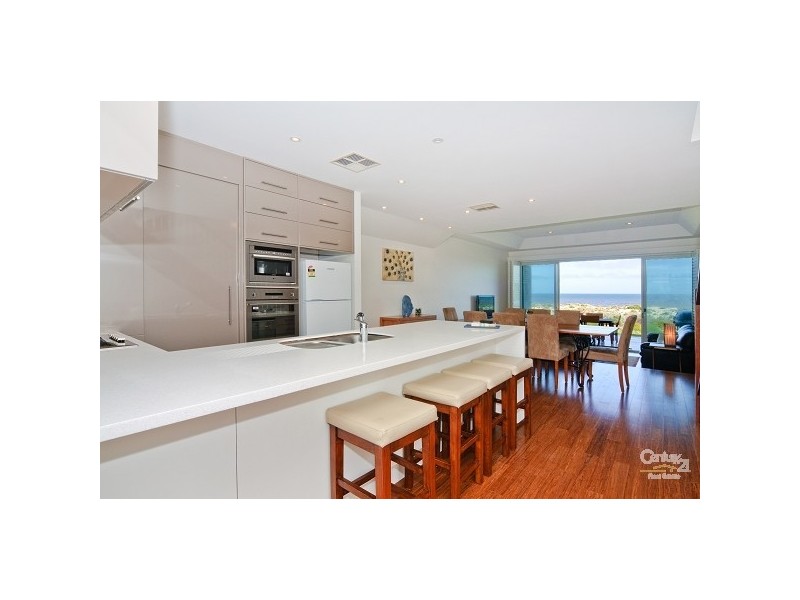 2/17 Seaview Road, West Beach SA 5024