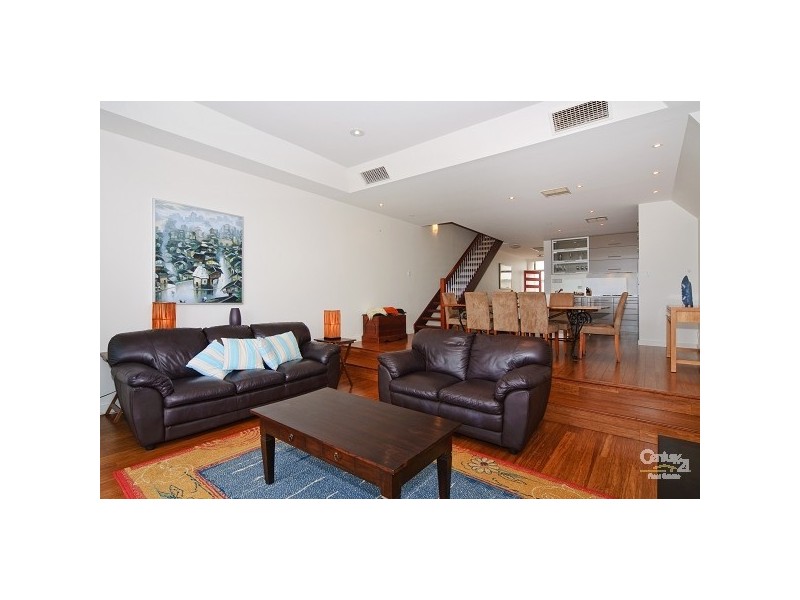 2/17 Seaview Road, West Beach SA 5024