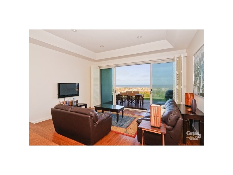 2/17 Seaview Road, West Beach SA 5024