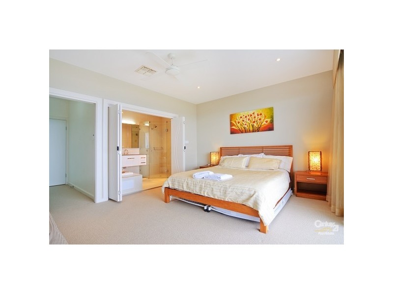 2/17 Seaview Road, West Beach SA 5024
