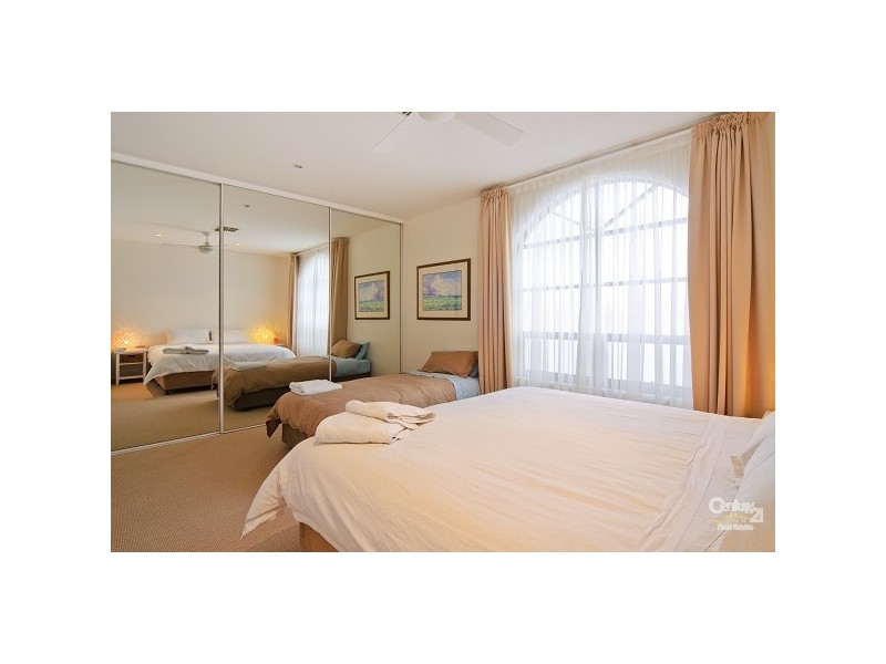 2/17 Seaview Road, West Beach SA 5024