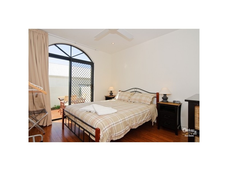 2/17 Seaview Road, West Beach SA 5024