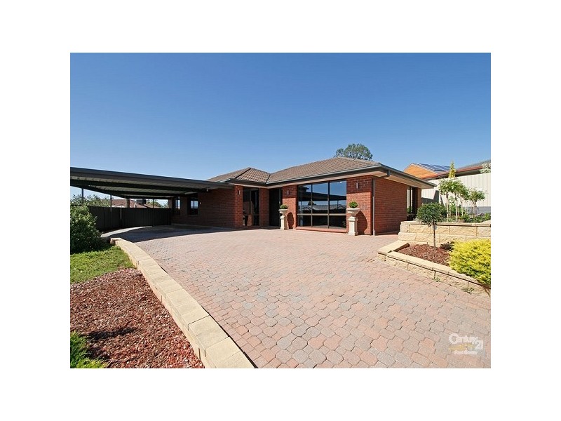 33 Doulton Drive, Trott Park SA 5158
