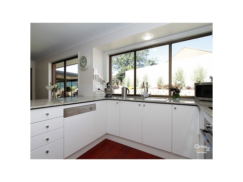33 Doulton Drive, Trott Park SA 5158
