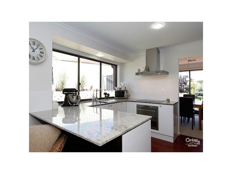 33 Doulton Drive, Trott Park SA 5158