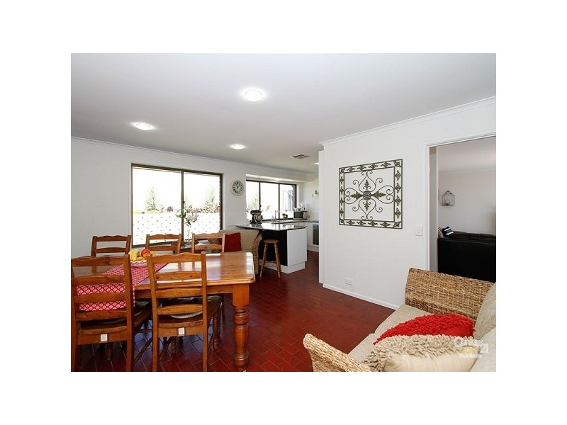 33 Doulton Drive, Trott Park SA 5158