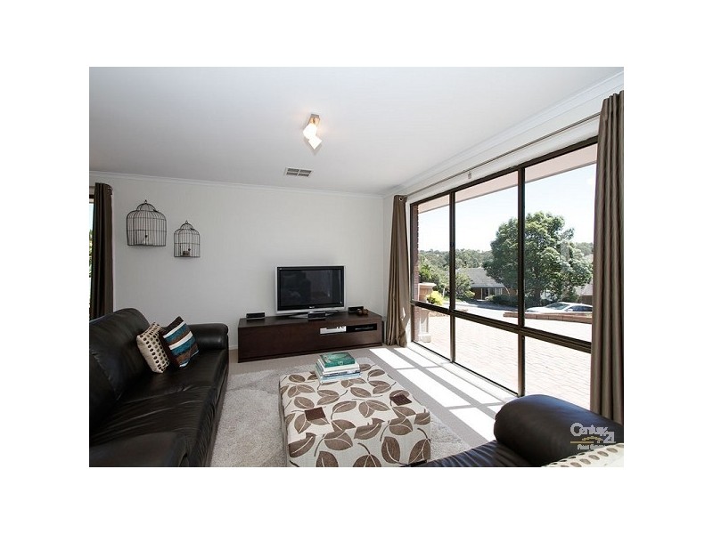 33 Doulton Drive, Trott Park SA 5158