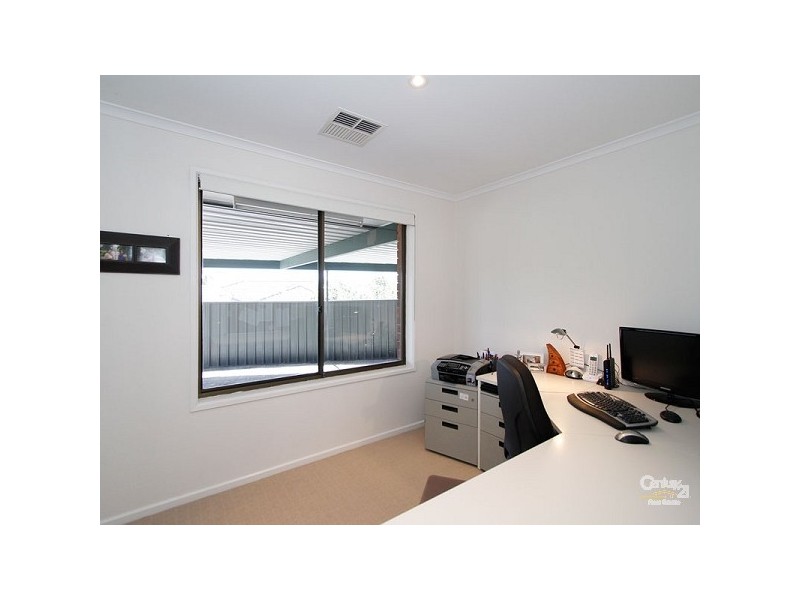 33 Doulton Drive, Trott Park SA 5158