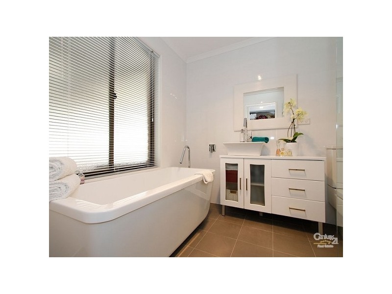 33 Doulton Drive, Trott Park SA 5158