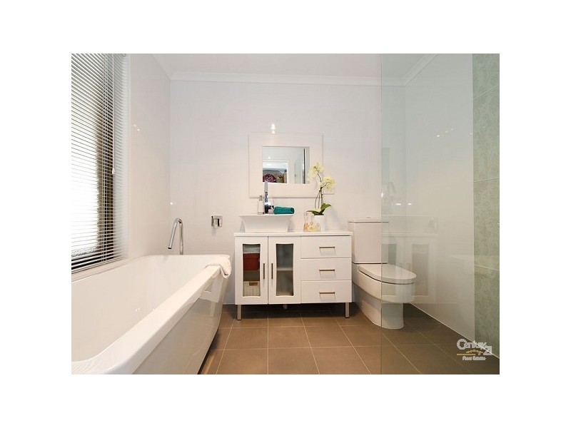 33 Doulton Drive, Trott Park SA 5158