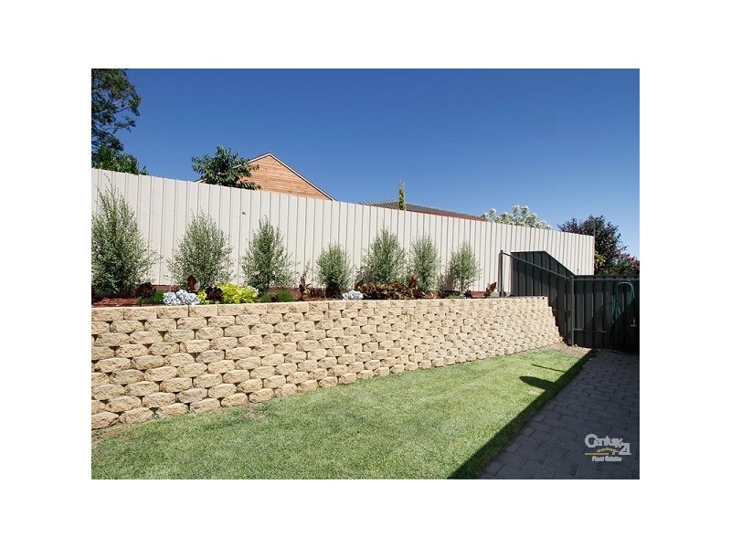 33 Doulton Drive, Trott Park SA 5158