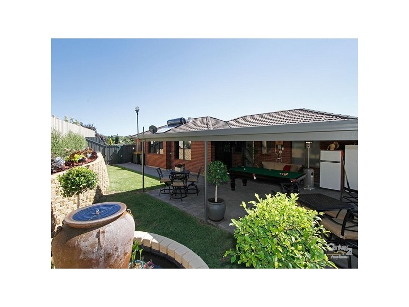 33 Doulton Drive, Trott Park SA 5158