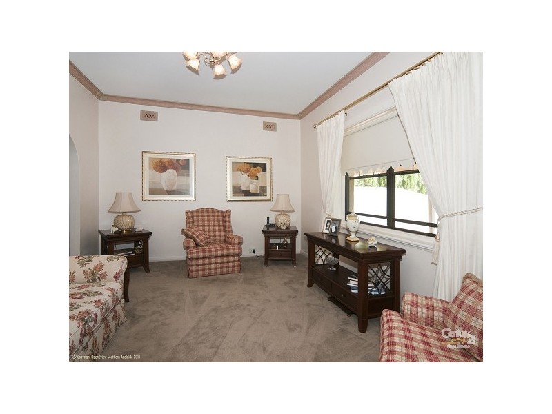 2 Gowrie Avenue, Glengowrie SA 5044