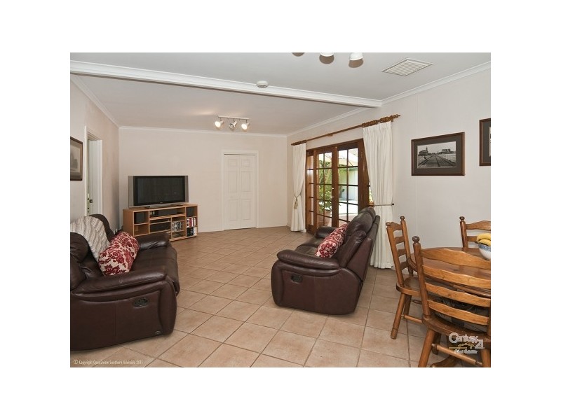 2 Gowrie Avenue, Glengowrie SA 5044