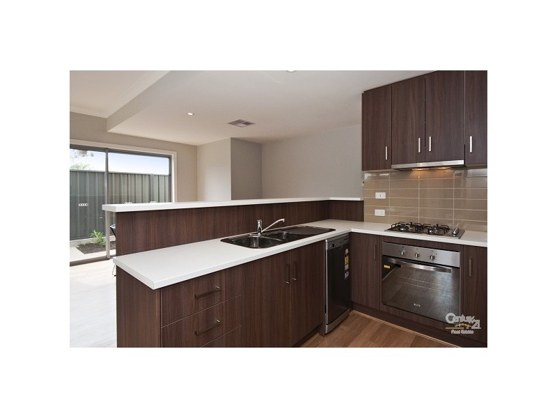 8 Day Street, Sturt SA 5047