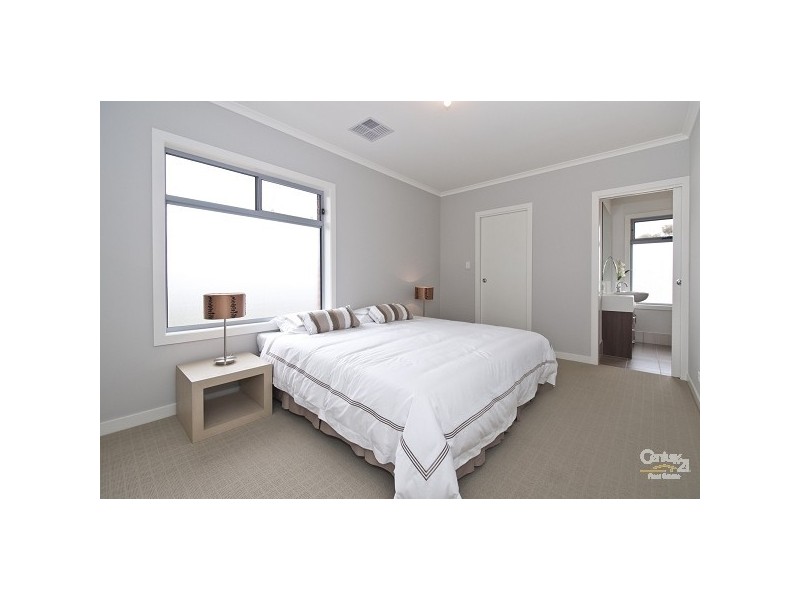 8 Day Street, Sturt SA 5047