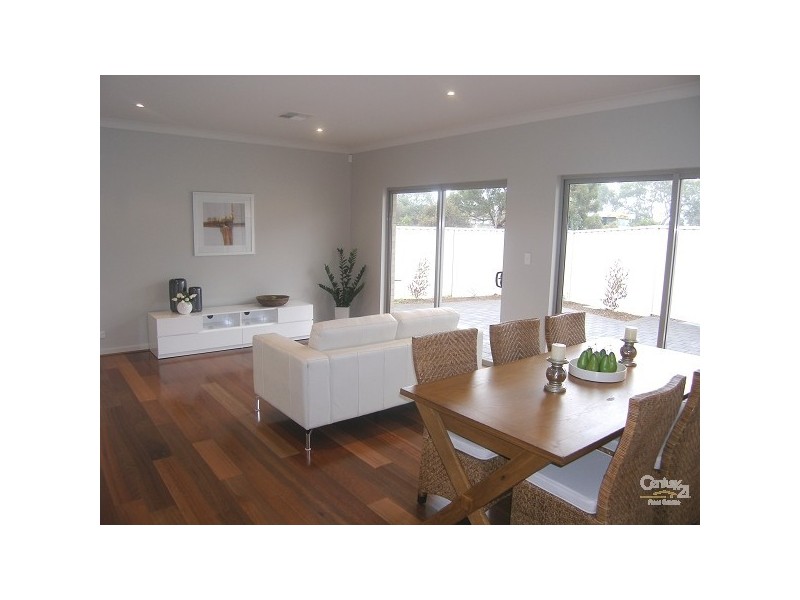 1 McCann Avenue, Glenelg North SA 5045