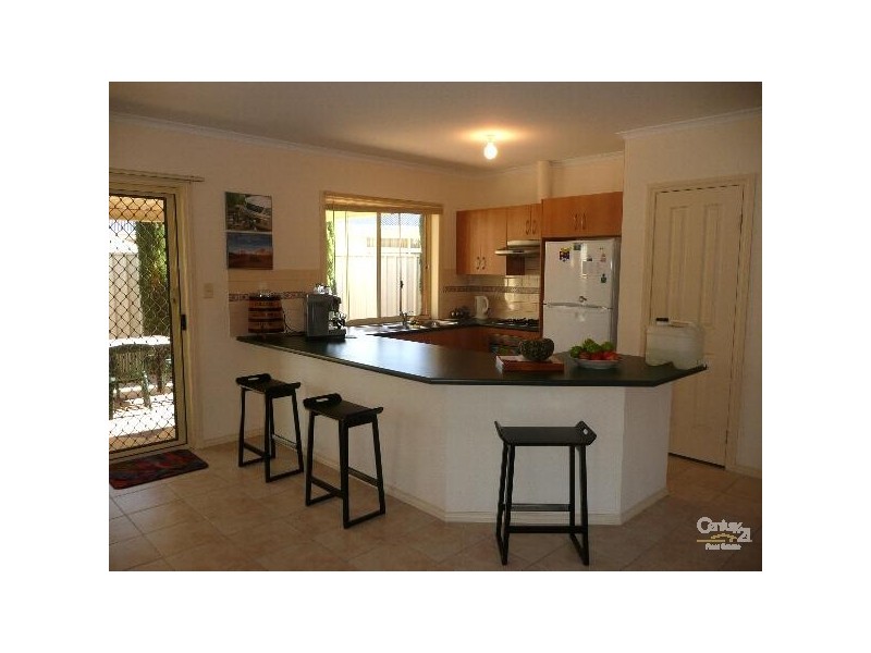 8a Albany Crescent, Oaklands Park SA 5046