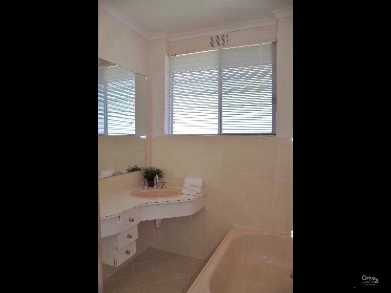 2/15 Bath Street, Glenelg South SA 5045