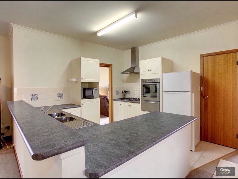 42 Foxfield Drive, Onkaparinga Hills SA 5163