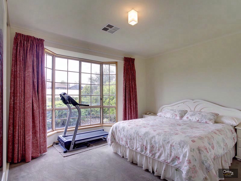 42 Foxfield Drive, Onkaparinga Hills SA 5163