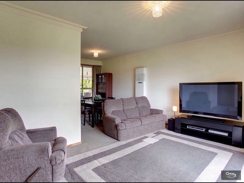 42 Foxfield Drive, Onkaparinga Hills SA 5163