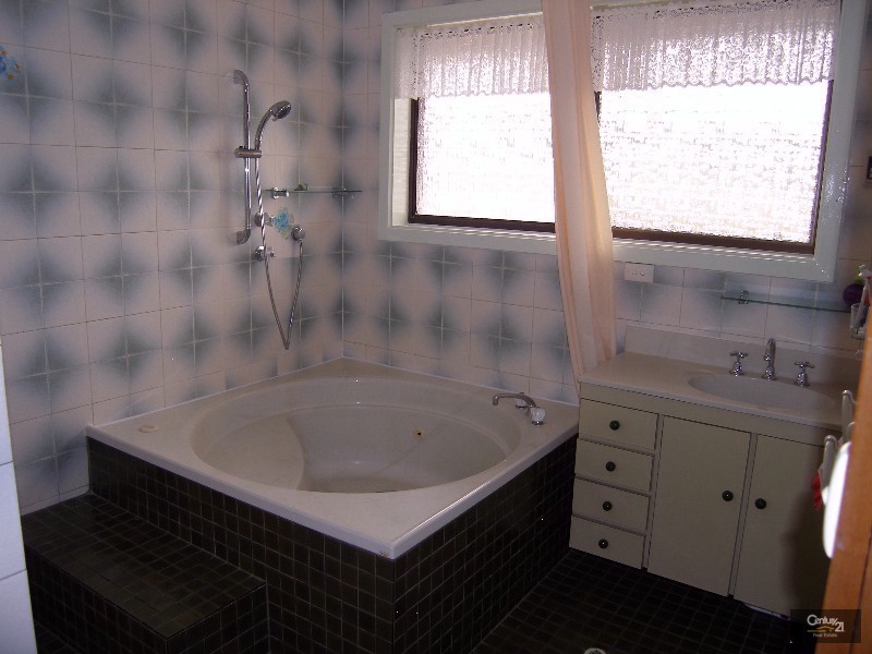 2 Katherine Court, Flagstaff Hill SA 5159