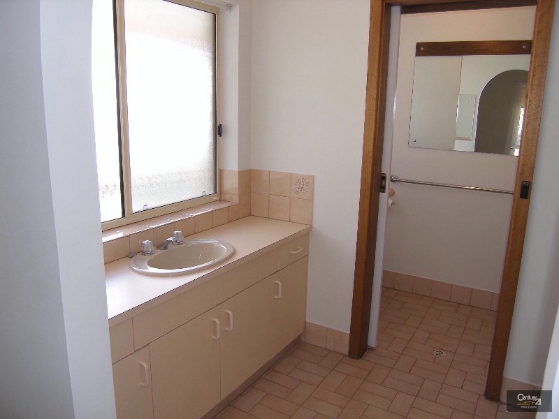 28 Second Avenue, Moana SA 5169