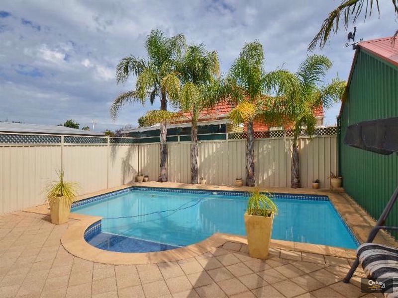 8 McGilp Avenue, Glengowrie SA 5044
