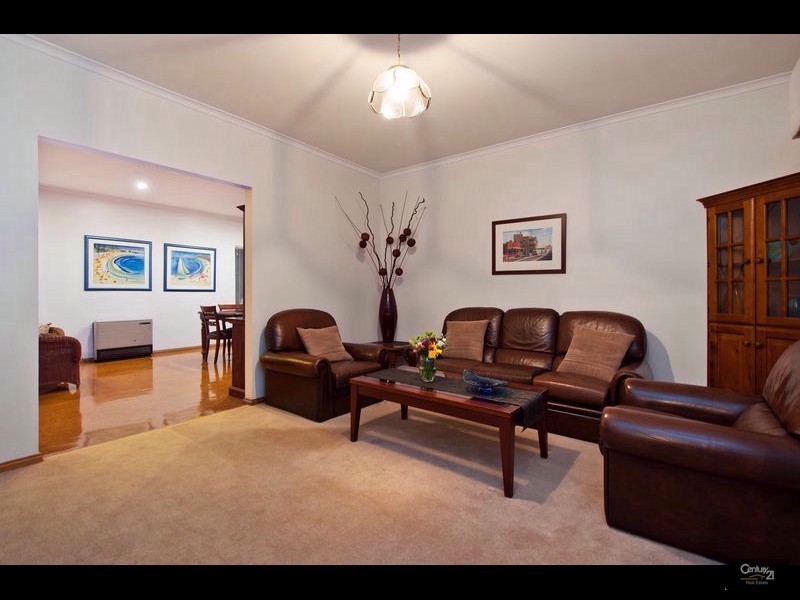 4 Glenvale Avenue, Marino SA 5049