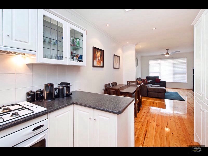8/9 Broadway, Glenelg South SA 5045