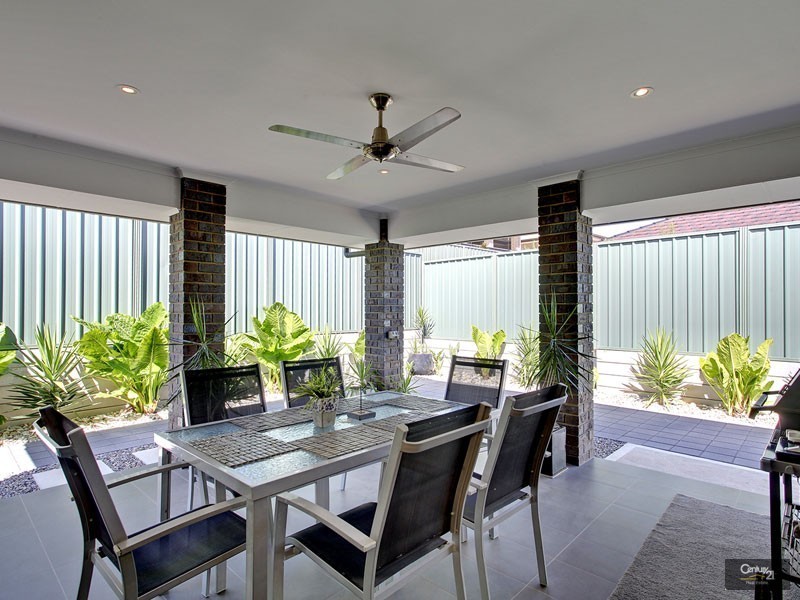 15 Bradbury Court, Hallett Cove SA 5158