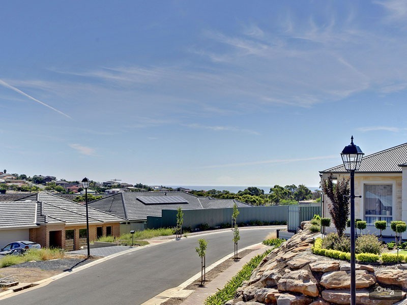 15 Bradbury Court, Hallett Cove SA 5158