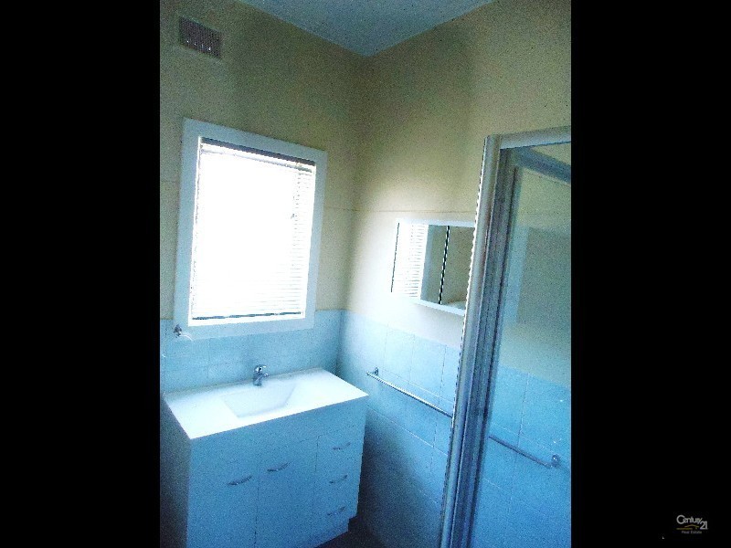 32 Weroona Avenue, Park Holme SA 5043