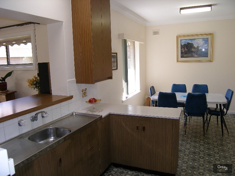 7 Nilpena Avenue, Park Holme SA 5043