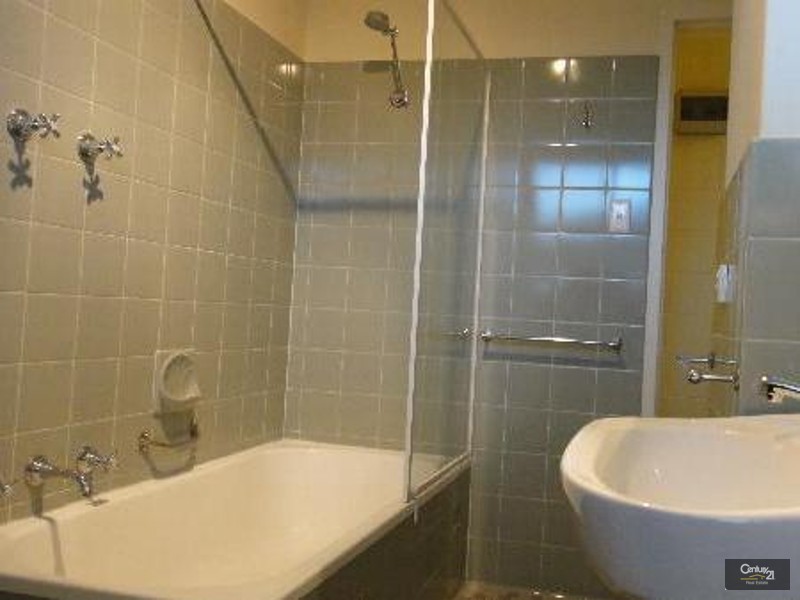 11/21 Laught Avenue, Black Forest SA 5035