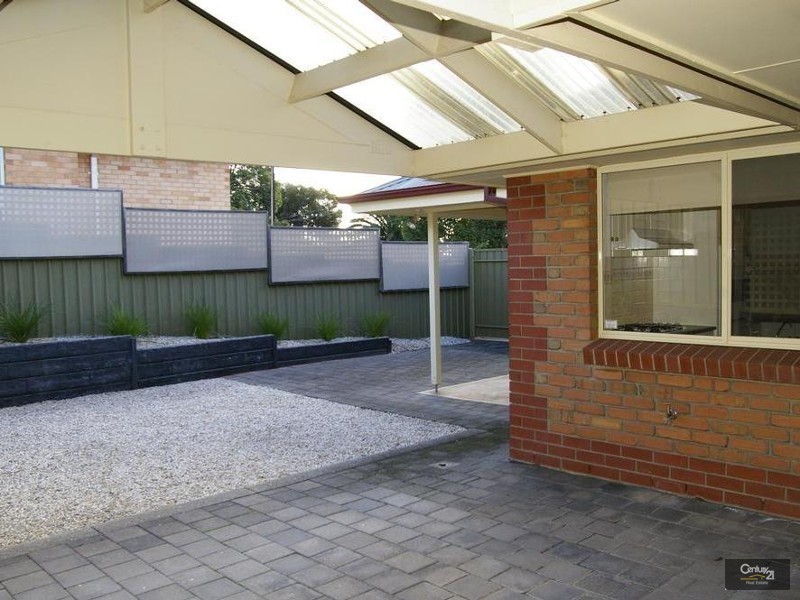 8 Roy Road, Paradise SA 5075