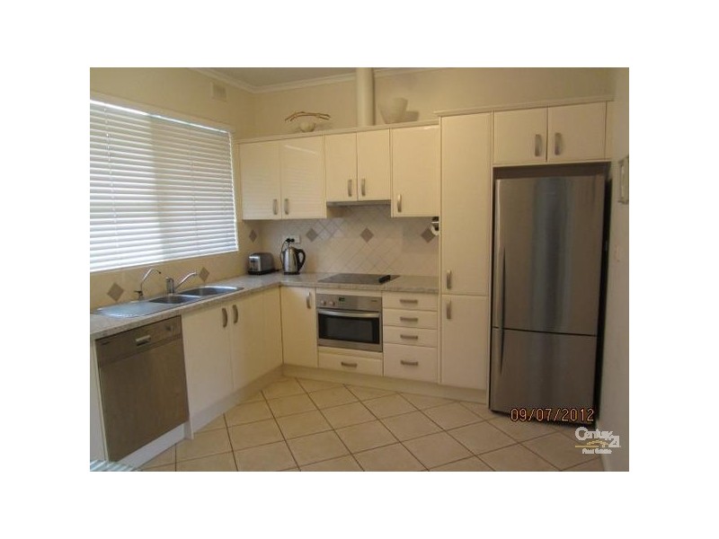 10 / 6 BYRON STREET, Glenelg SA 5045