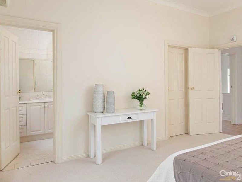 26 Maturin Road, Glenelg SA 5045