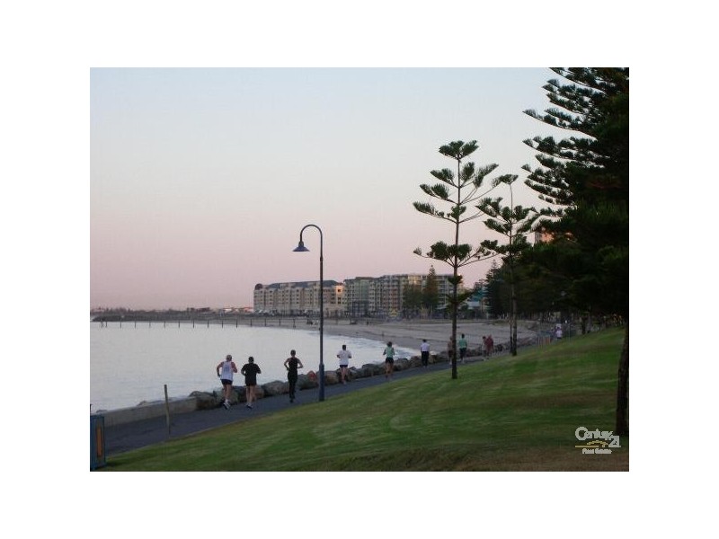 7 / 18 BROADWAY, Glenelg South SA 5045