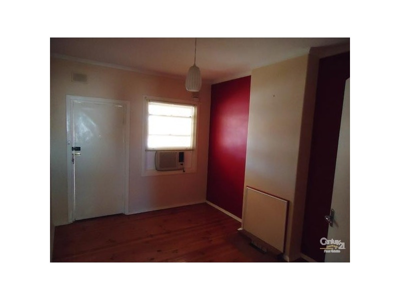 32 WEROONA AVENUE, Park Holme SA 5043