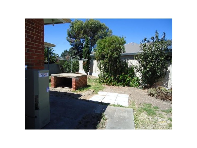 32 WEROONA AVENUE, Park Holme SA 5043