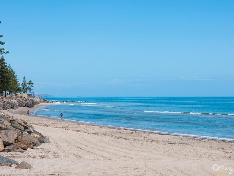 2/2 South Esplanade, Glenelg SA 5045