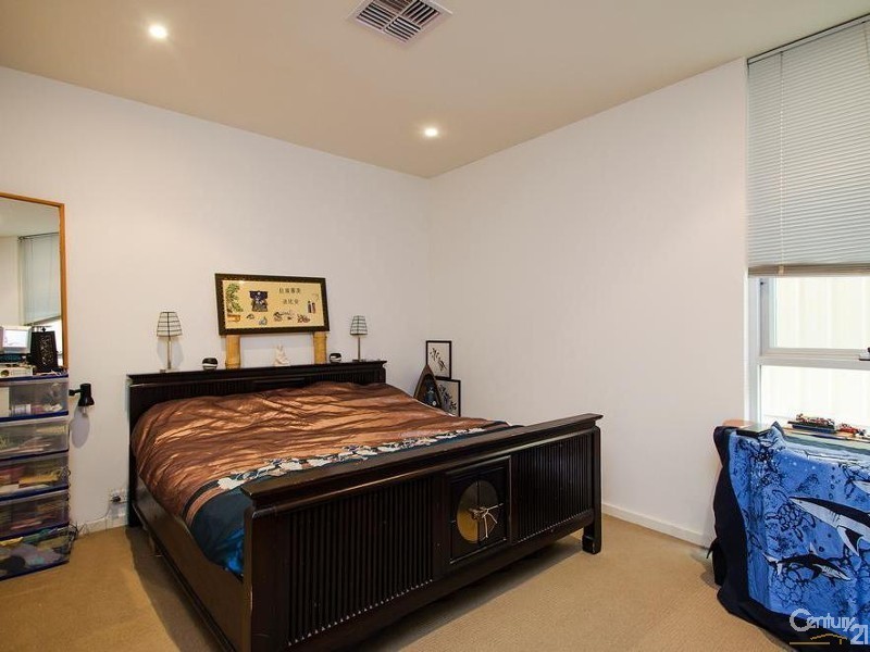 2/2 South Esplanade, Glenelg SA 5045
