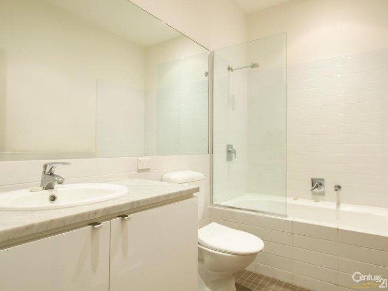 2/2 South Esplanade, Glenelg SA 5045