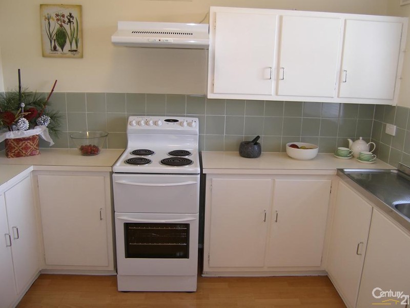 6/21 Laught Avenue, Black Forest SA 5035