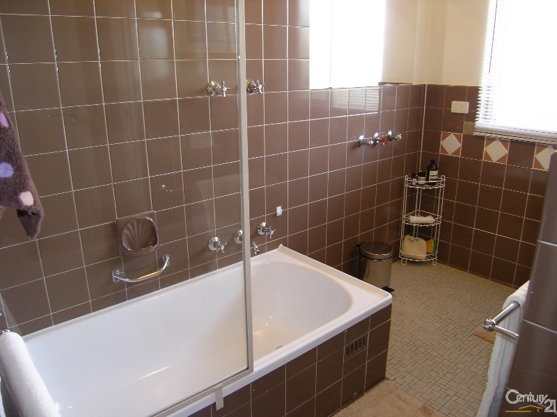 6/21 Laught Avenue, Black Forest SA 5035