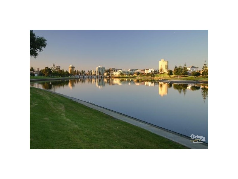 2 / 50-51 ADELPHI CRESCENT, Glenelg North SA 5045