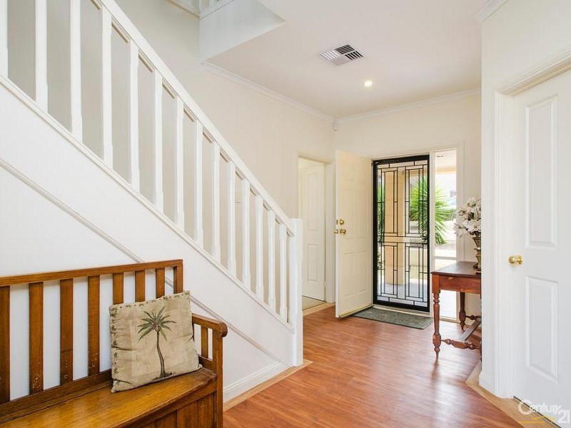 9 Kooraweera Street, Hallett Cove SA 5158