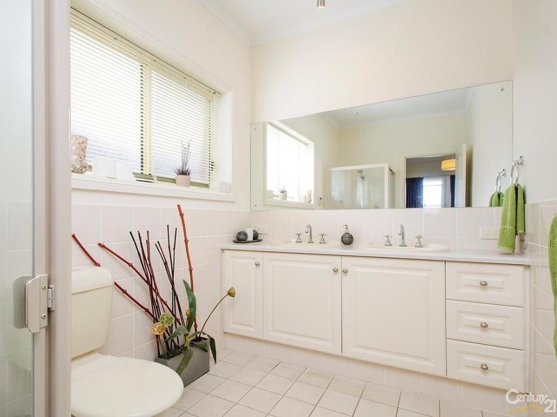 9 Kooraweera Street, Hallett Cove SA 5158